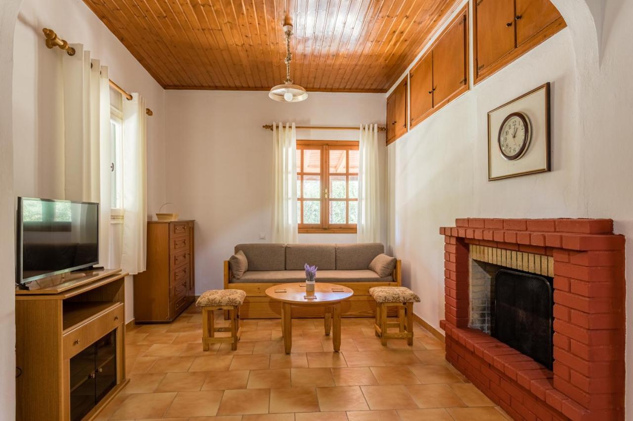 Sophia'S Apartment Stoupa Exterior photo